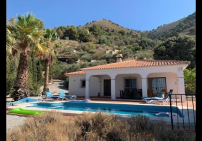 Luxury 3Bed 2Bath Villa with AC & Private Pool Cómpeta Near Málaga